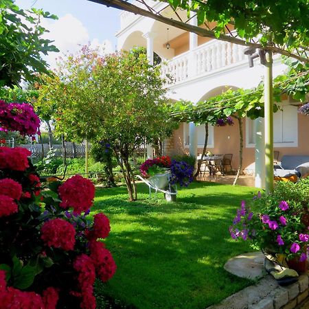 Beach Apartment Roza Biograd Oneroom - Premium Location Biograd Na Moru Exterior photo